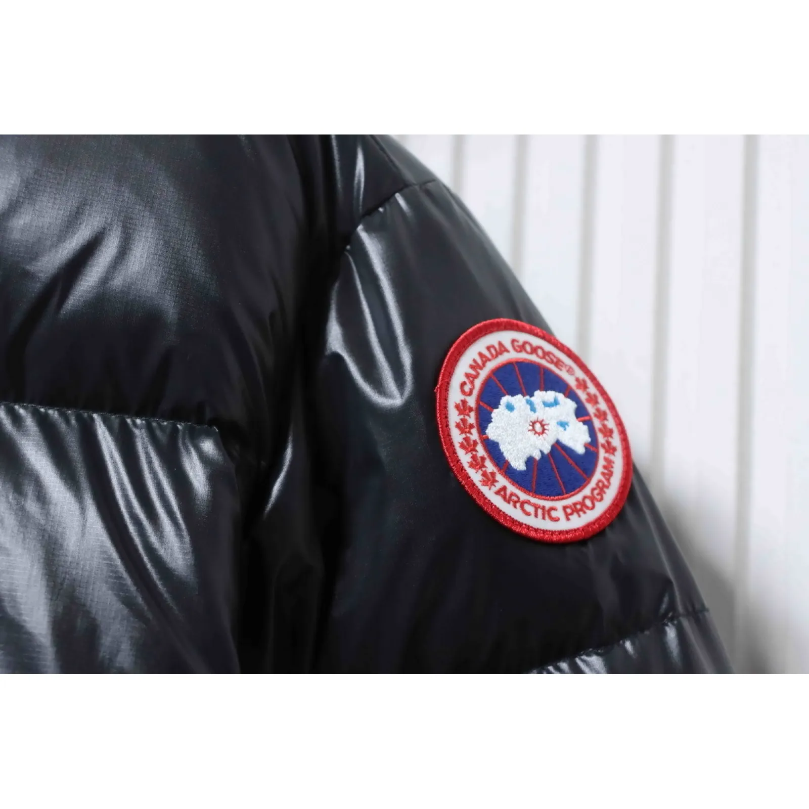 Canada goose Short Large Plaid Puff Down Jacket Black