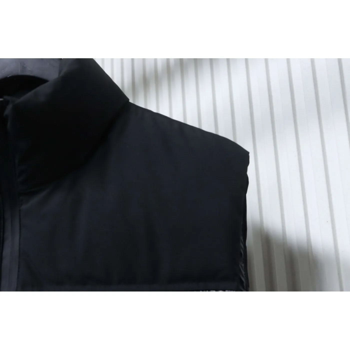 Moose Knuckles Glossy Down Vest Sleeveless Jacket Black