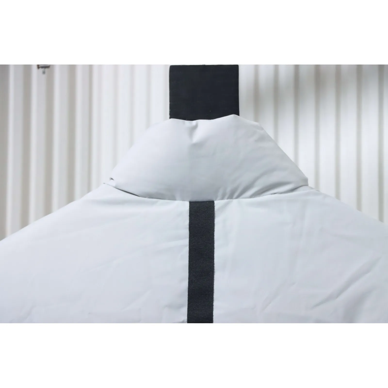 Moose Knuckles Glossy Down Vest Sleeveless Jacket White