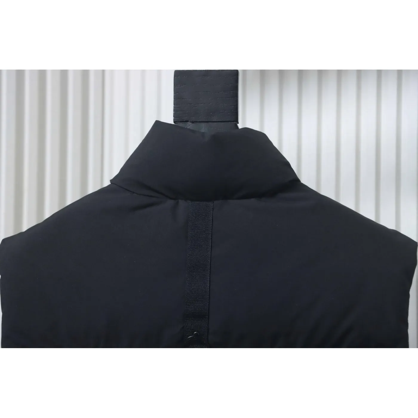 Moose Knuckles Glossy Down Vest Sleeveless Jacket Black