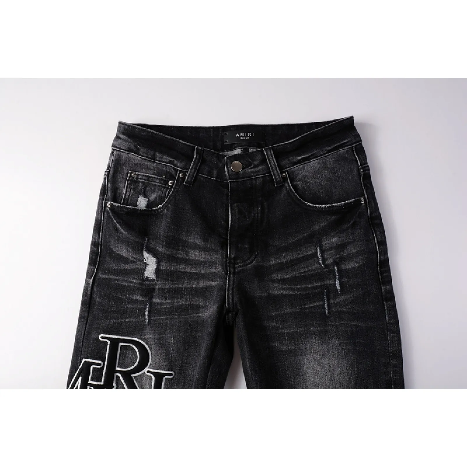 Amiri Jeans 8908