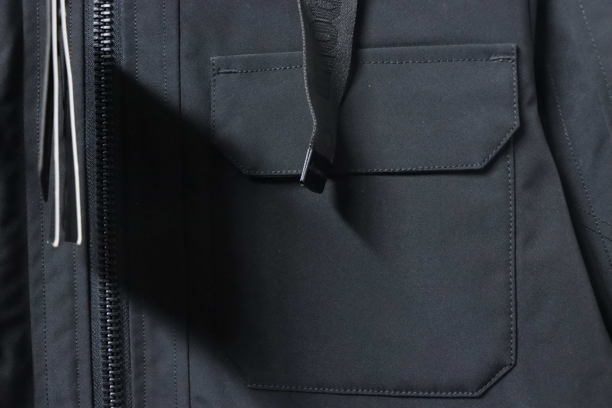 Moose Knuckles Multi-pocket Down Jacket Black(NFC)