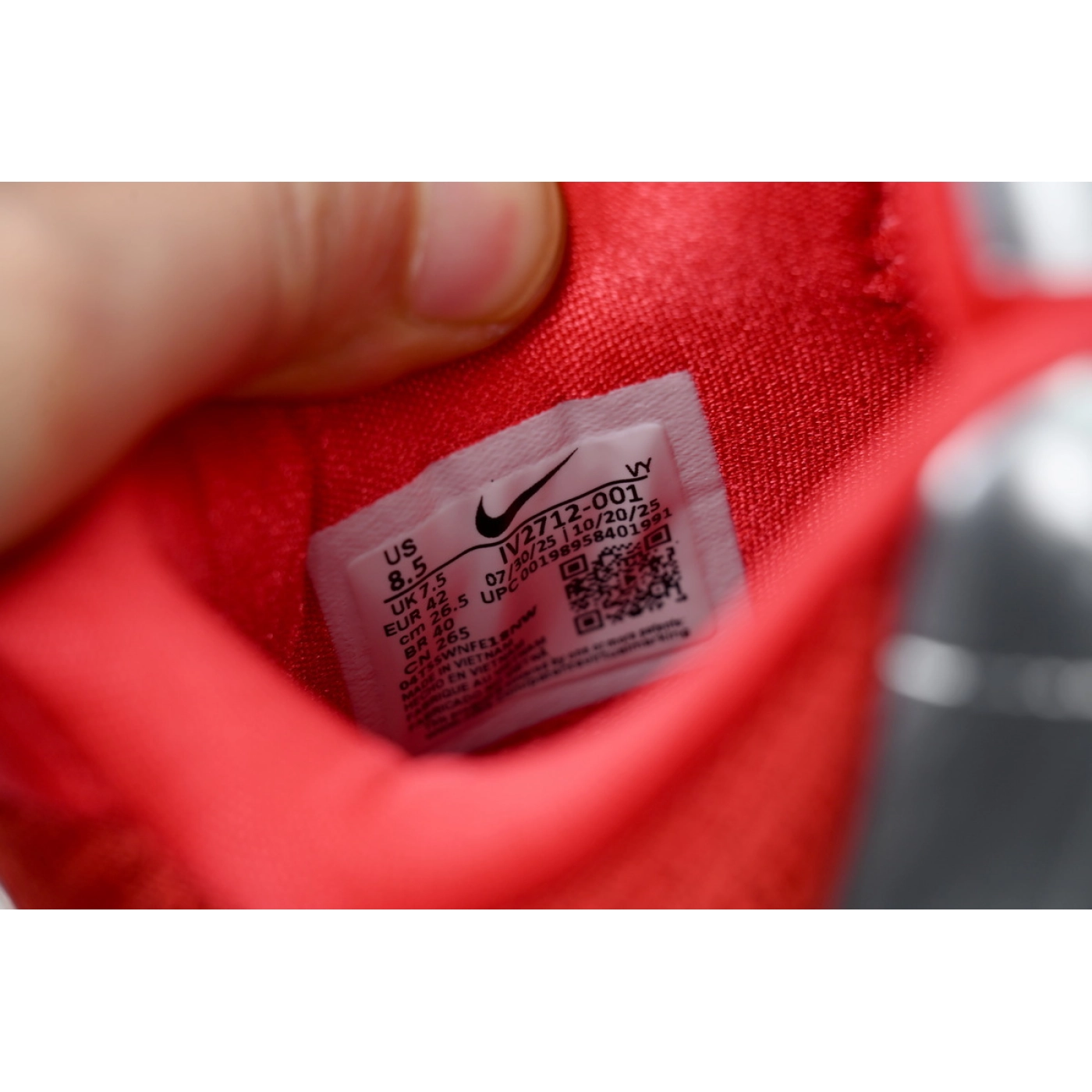 Caitlin Clark x Nike Zoom Kobe 6 Protro 'Rookie of the Year' IV2712-001