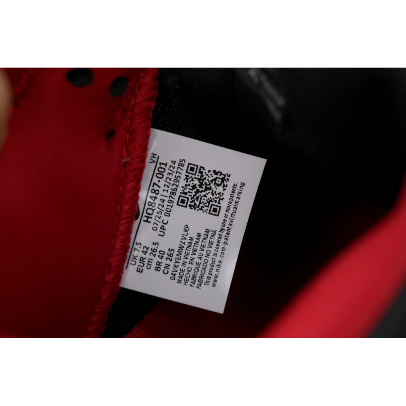 The Powerpuff Girls x Nike SB Dunk Low Black HQ8487-001