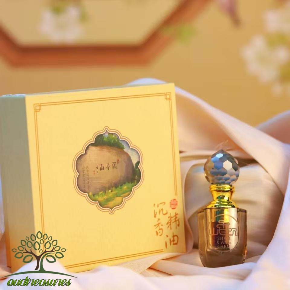 F03-Insect leakage agarwood essential oil