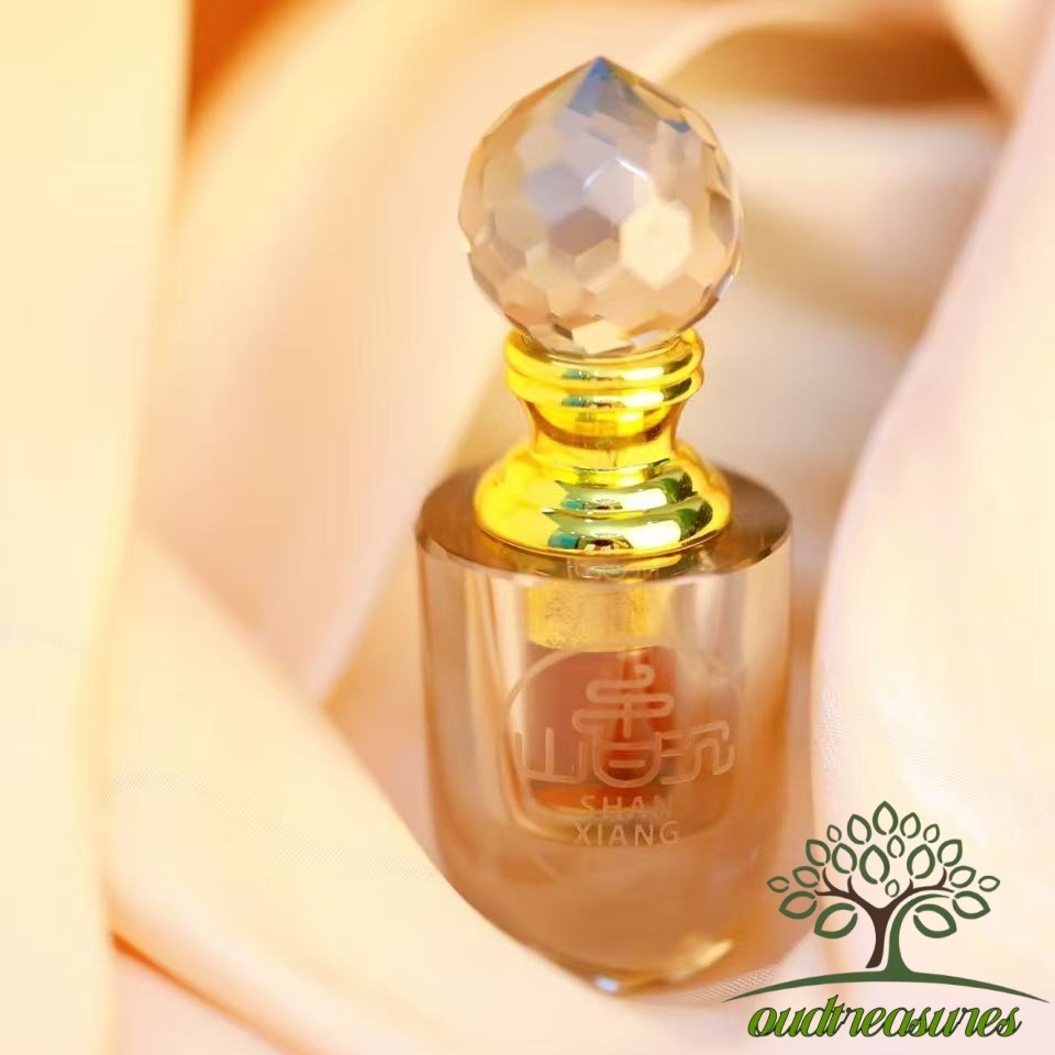 F03-Insect leakage agarwood essential oil