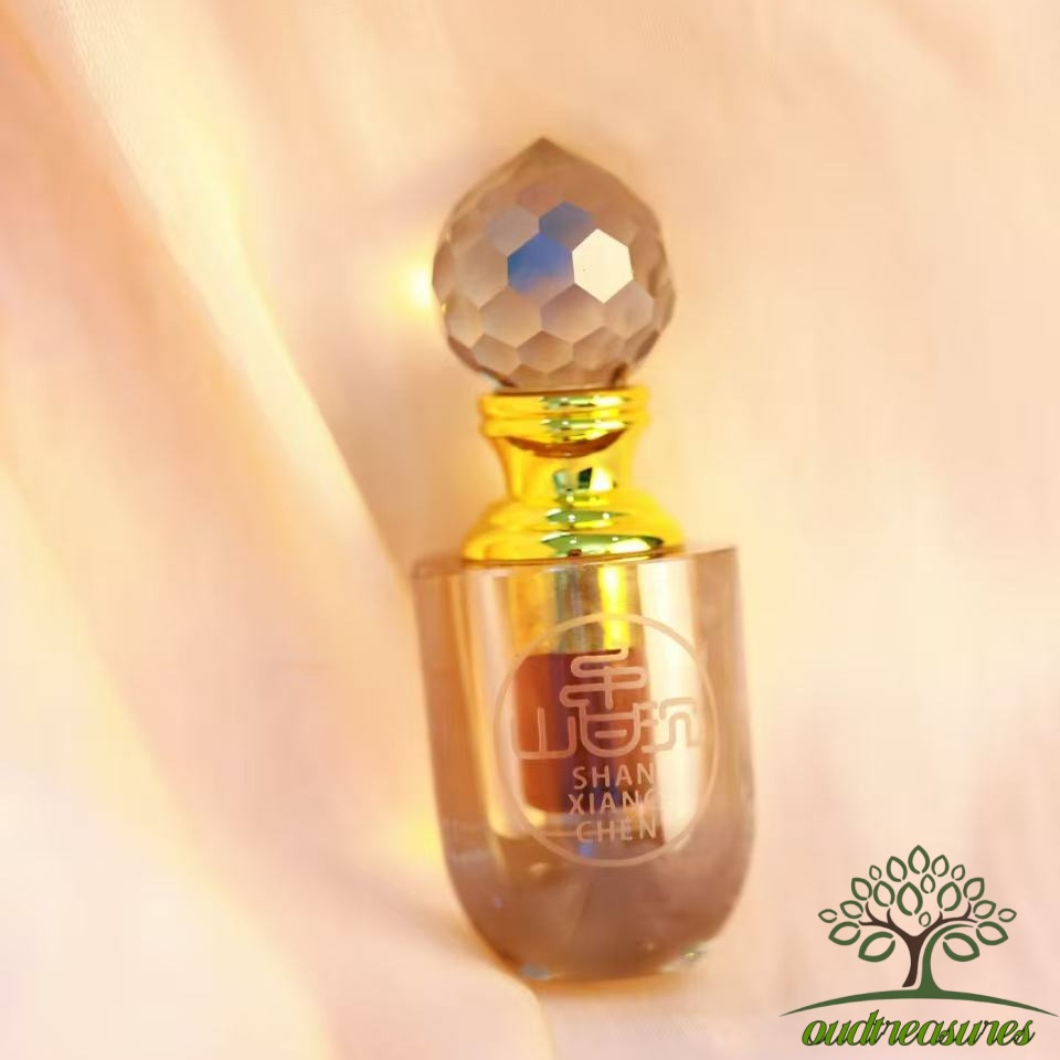 F03-Insect leakage agarwood essential oil