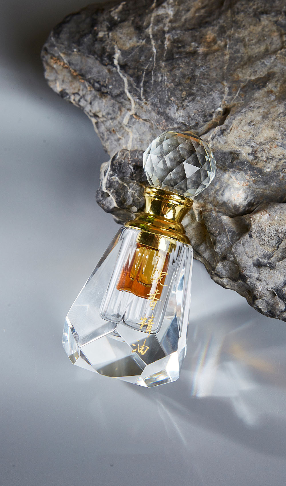 F02-Hainan wood shell agarwood essential oil