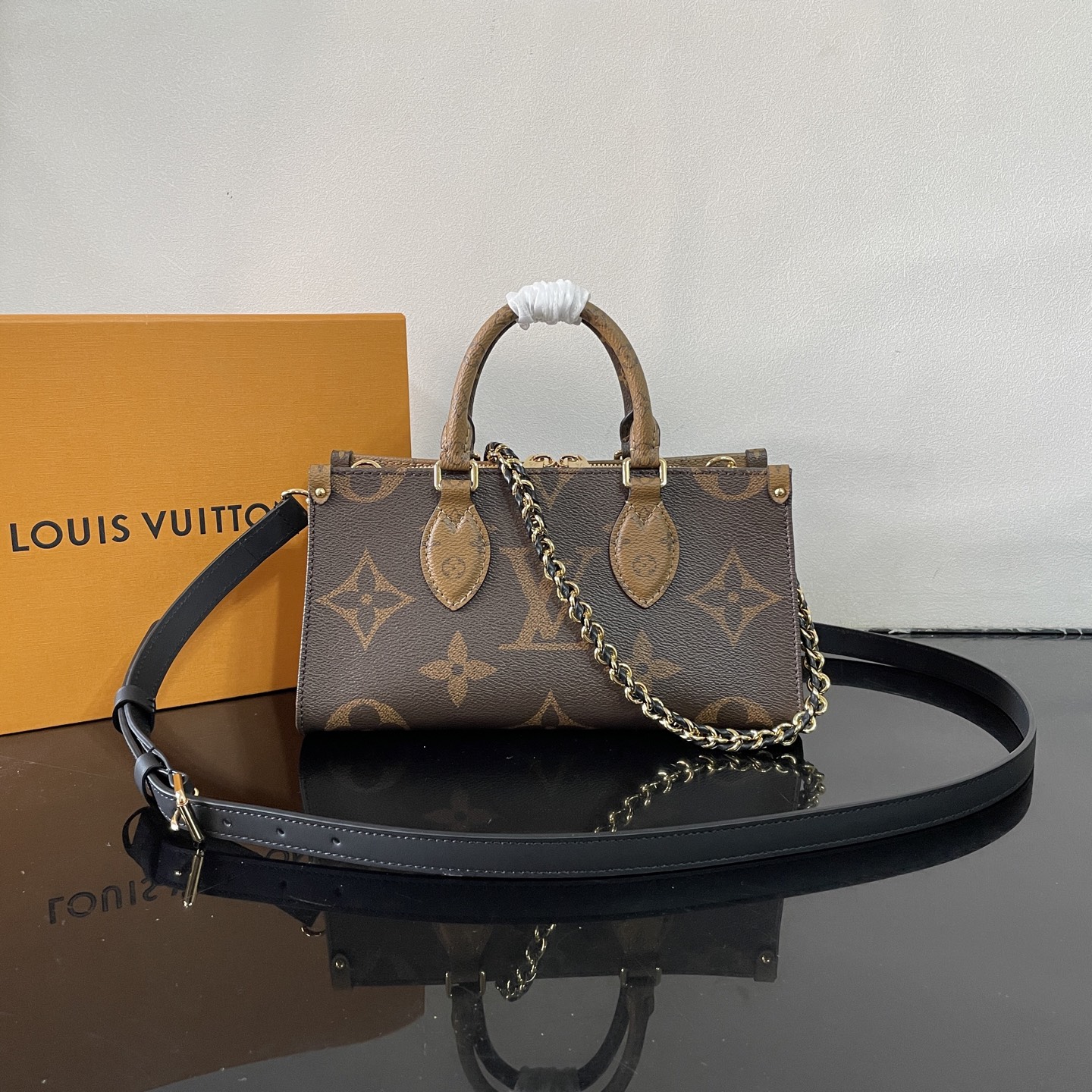 Luxury Designer Bag Women's Fashion Bag Handbag Ox Leather trim Metallic corner with S-lock latch slip strap