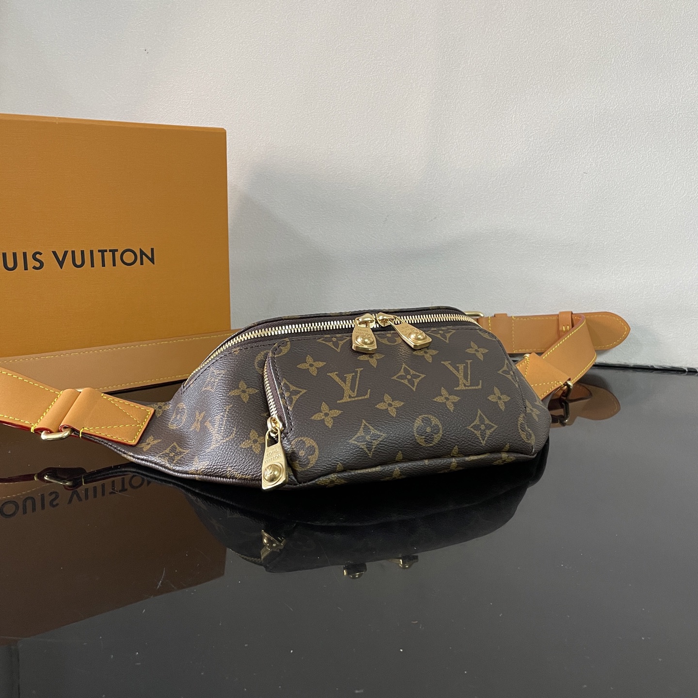 Luxury Designer Bag Women's Fashion Bag Fanny pack Trend old cow leather trim main compartment with double zipper open and close shoulder strap adjustable