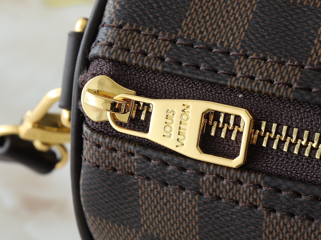 Luxury Designer Bag Women's Fashion Bag Kaga Handbag Concentrated leather handle detachable shoulder strap Trend style