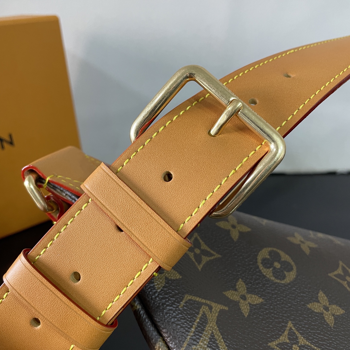 Luxury Designer Bag Women's Fashion Bag Fanny pack Trend old cow leather trim main compartment with double zipper open and close shoulder strap adjustable