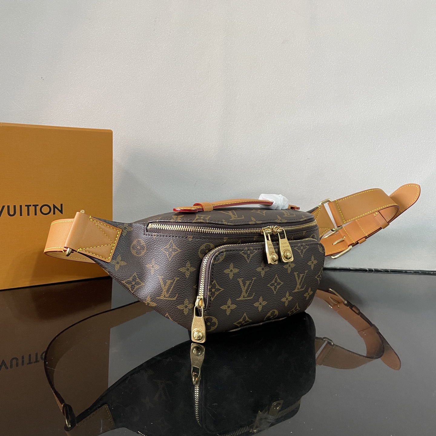 Luxury Designer Bag Women's Fashion Bag Fanny pack Trend old cow leather trim main compartment with double zipper open and close shoulder strap adjustable