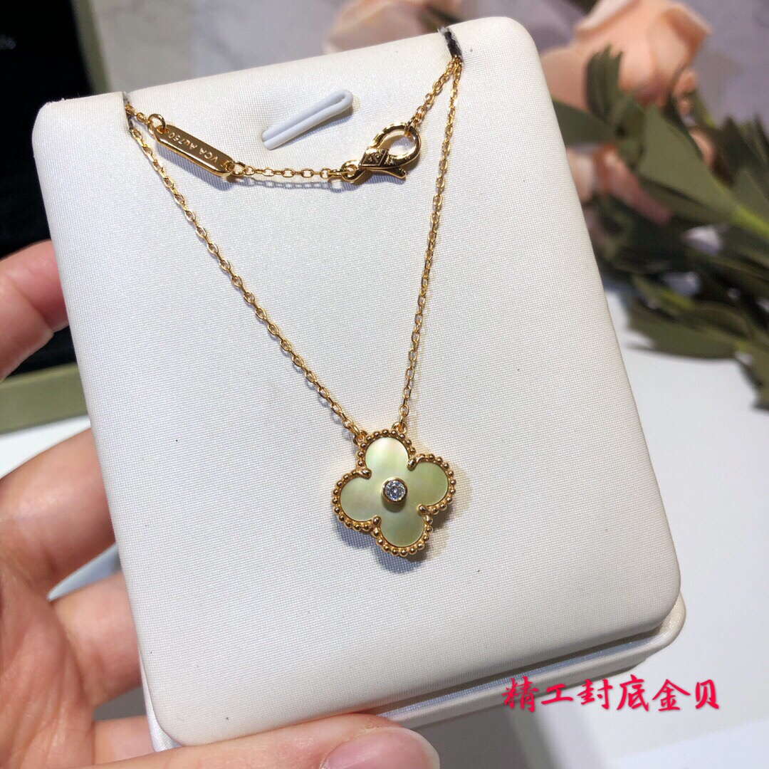 Luxury designer Kimshell necklace four-leaf clover 925 silver gold plated material car flower cross chain thick gold plated texture natural white shell texture color is different