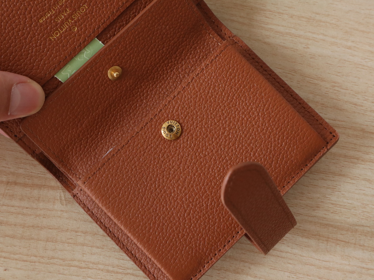 Luxury Designer Bag Women's Fashion Bag Full Leather Purse Brown smooth cofskin delicate Gold padlock multiple pockets 3 internal card slots