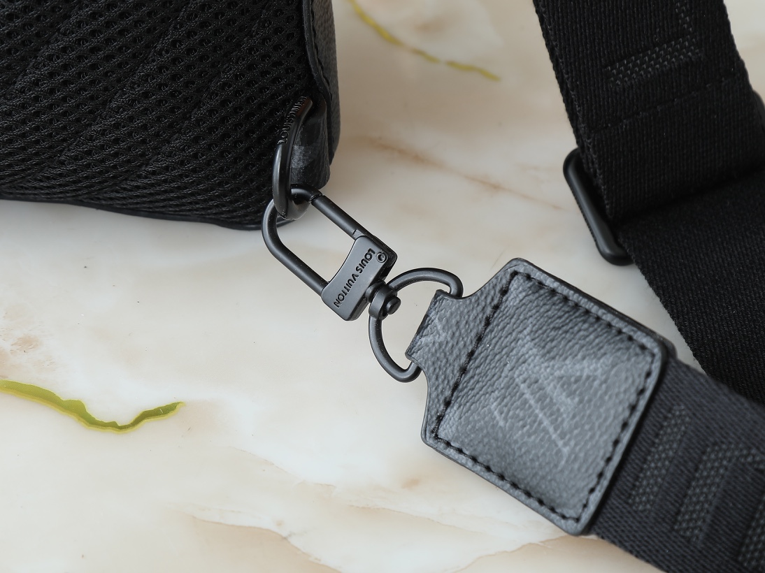 Luxury Designer Bag Women's Fashion Bag Pattern Black Shoulder Bag Rounded Lines Front clamshell magnetic buckle open and close adjustable shoulder strap