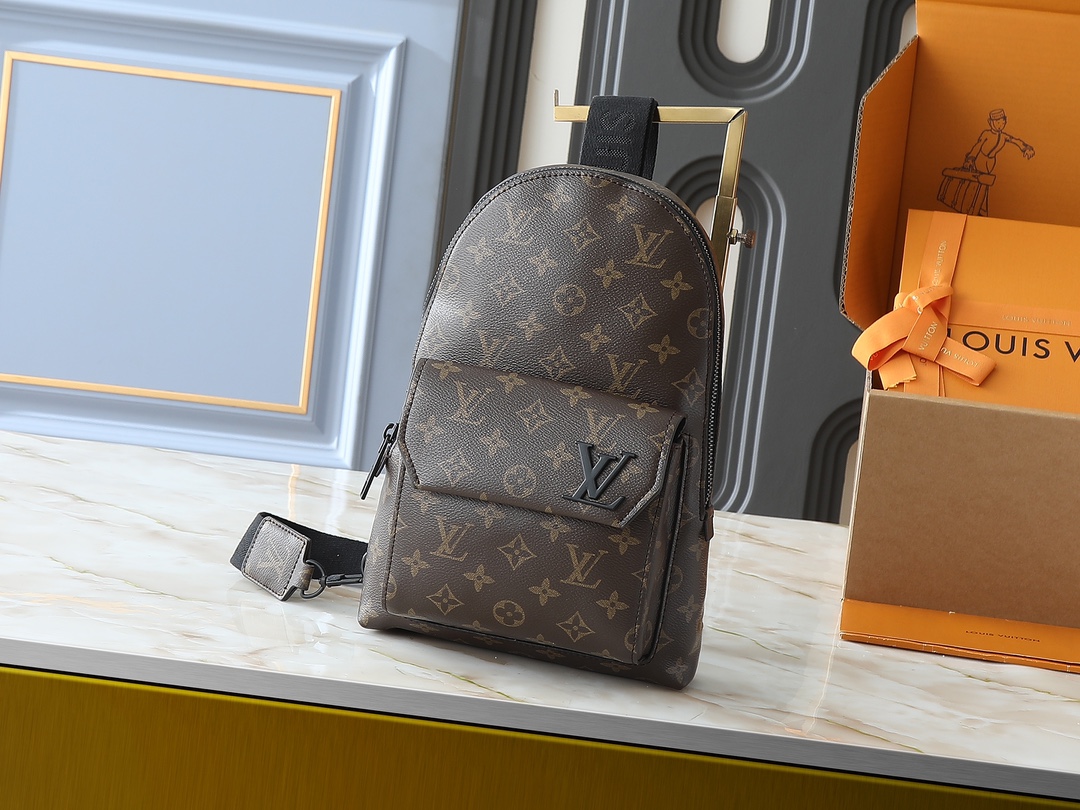 Luxury Designer Bag Women's Fashion Bag Shoulder Bag Rounded Lines Front clamshell magnetic buckle open and close adjustable shoulder strap