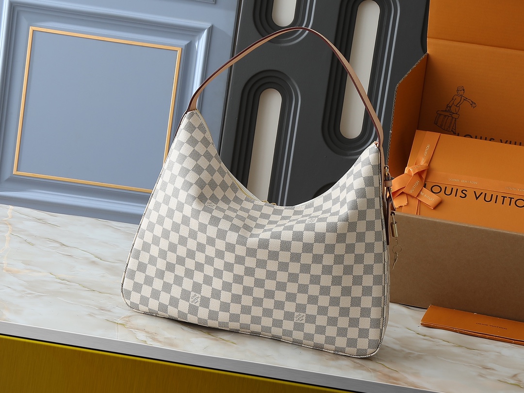 Luxury Designer bag Women's fashion bag Medium size handbag canvas build chic silhouette New padlock brand spacious interior space commuting office travel choice