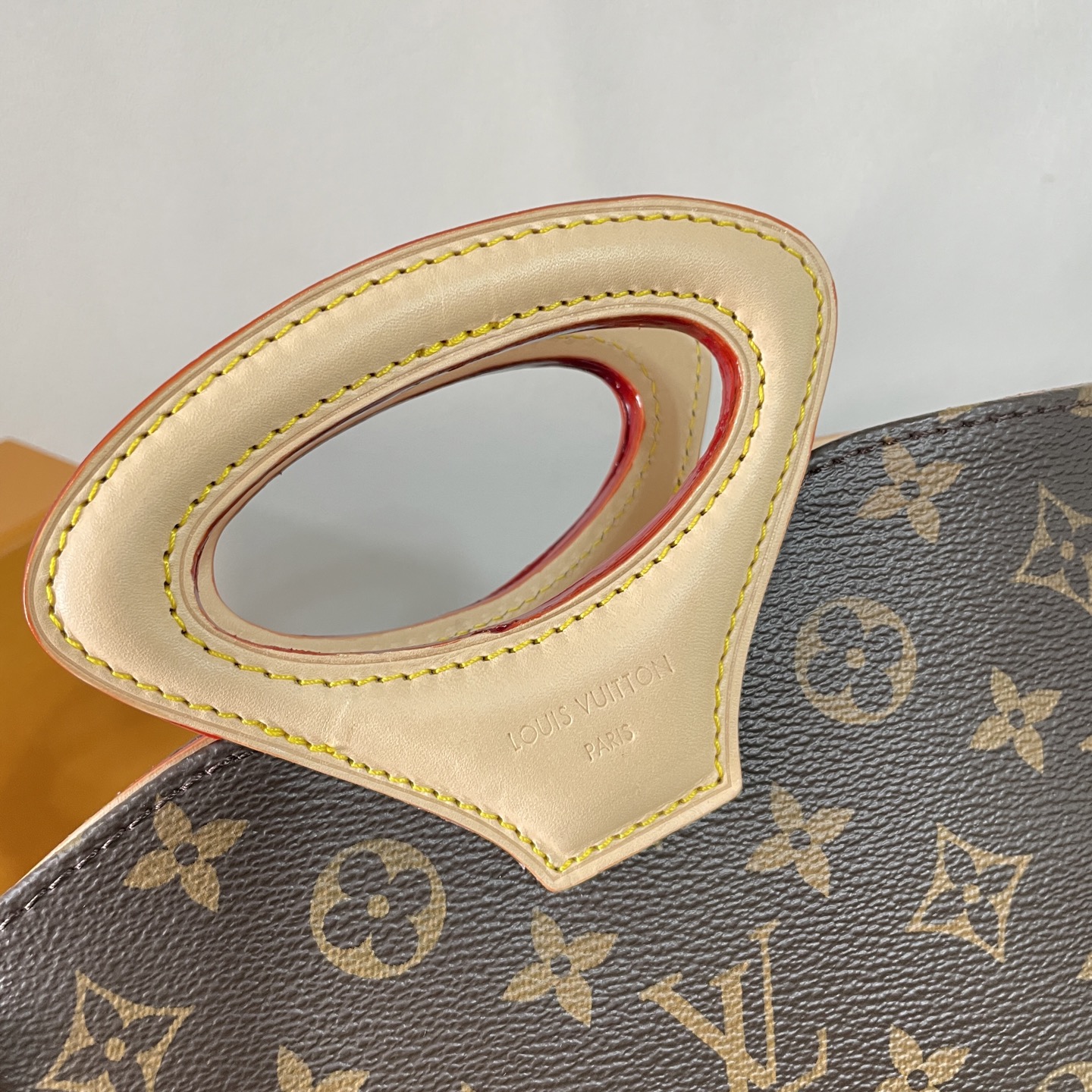 Luxury Designer Bag Women's Fashion Bag Handbag Large Capacity coated canvas cow leather trim Metal padlock removable, adjustable shoulder strap double handles