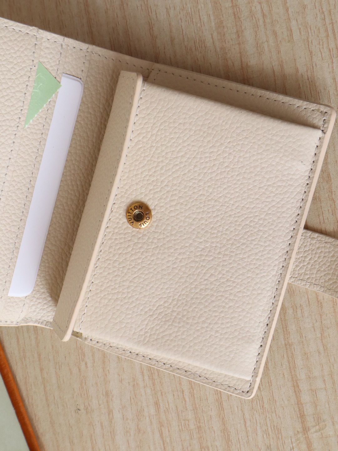 Luxury Designer Bag Women's Fashion Bag Full Leather Purse Beige smooth cofskin delicate Gold padlock multiple pockets 3 internal card slots