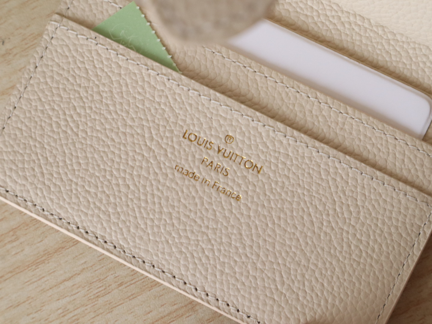 Luxury Designer Bag Women's Fashion Bag Full Leather Purse Beige smooth cofskin delicate Gold padlock multiple pockets 3 internal card slots