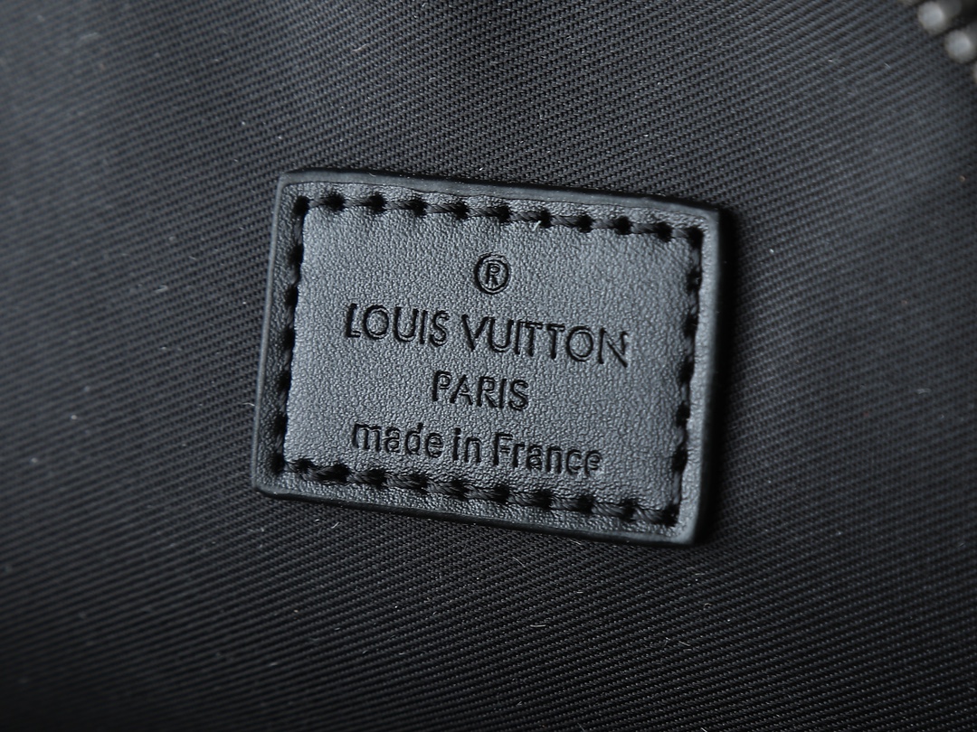 Luxury Designer Bag Women's Fashion Bag Shoulder Bag Rounded Lines Front clamshell magnetic buckle open and close adjustable shoulder strap