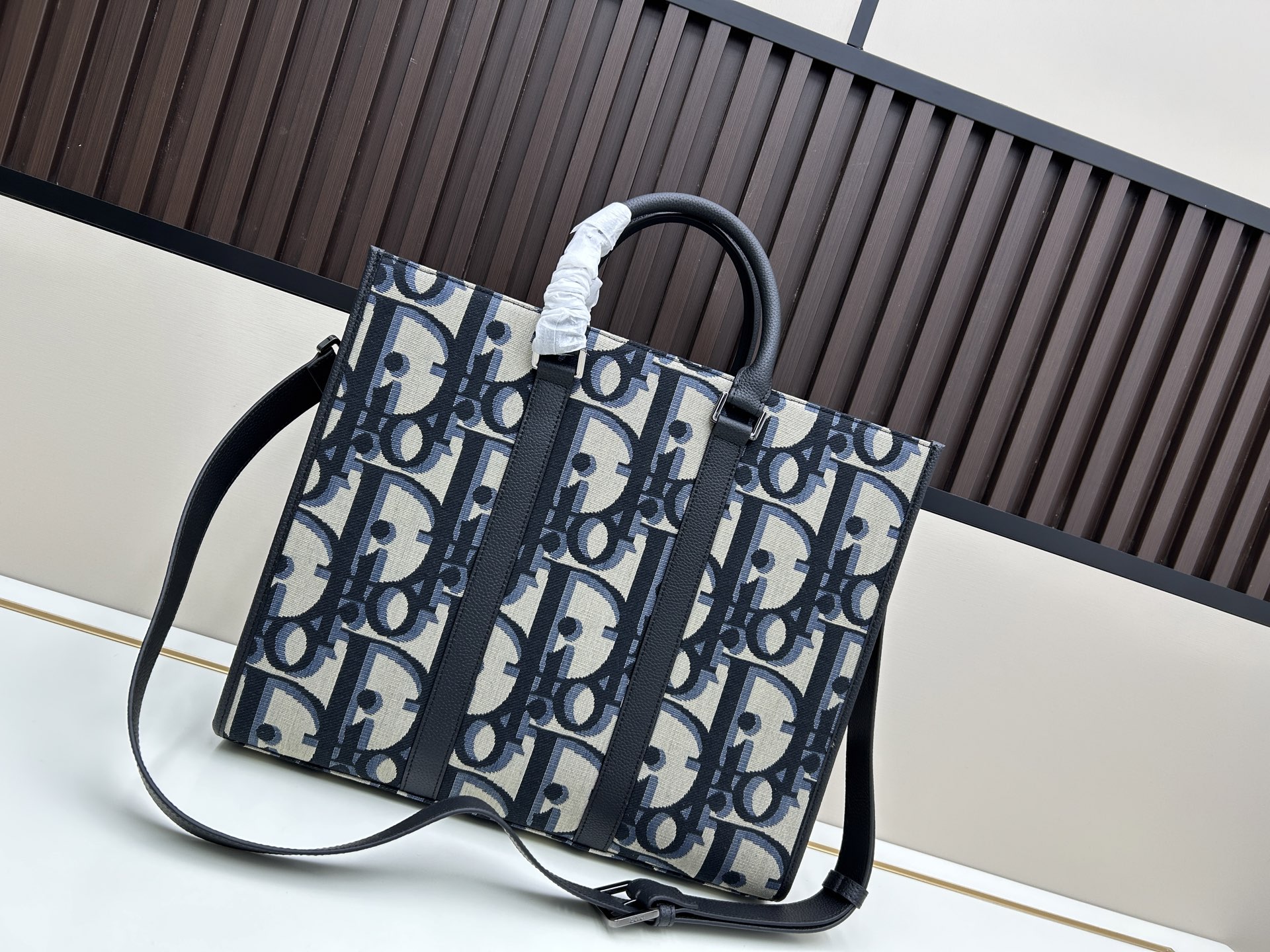 Luxury Designer Bag Women's Fashion Bag Black Dior patterned cow leather spacious compartment top handle adjustable, detachable shoulder strap