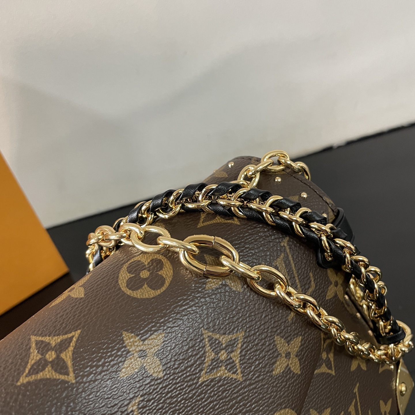 Luxury Designer Bag Women's Fashion Bag Handbag Large capacity coated canvas cow leather metal piece S-lock latch with slide-adjustable, detachable chain