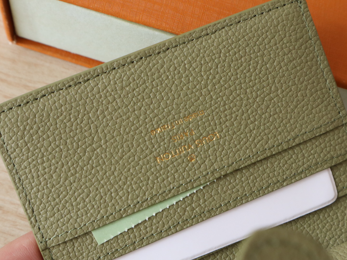 Luxury Designer Bag Women's Fashion Bag Full Leather Purse Green smooth cofskin delicate Gold padlock multiple pockets 3 internal card slots