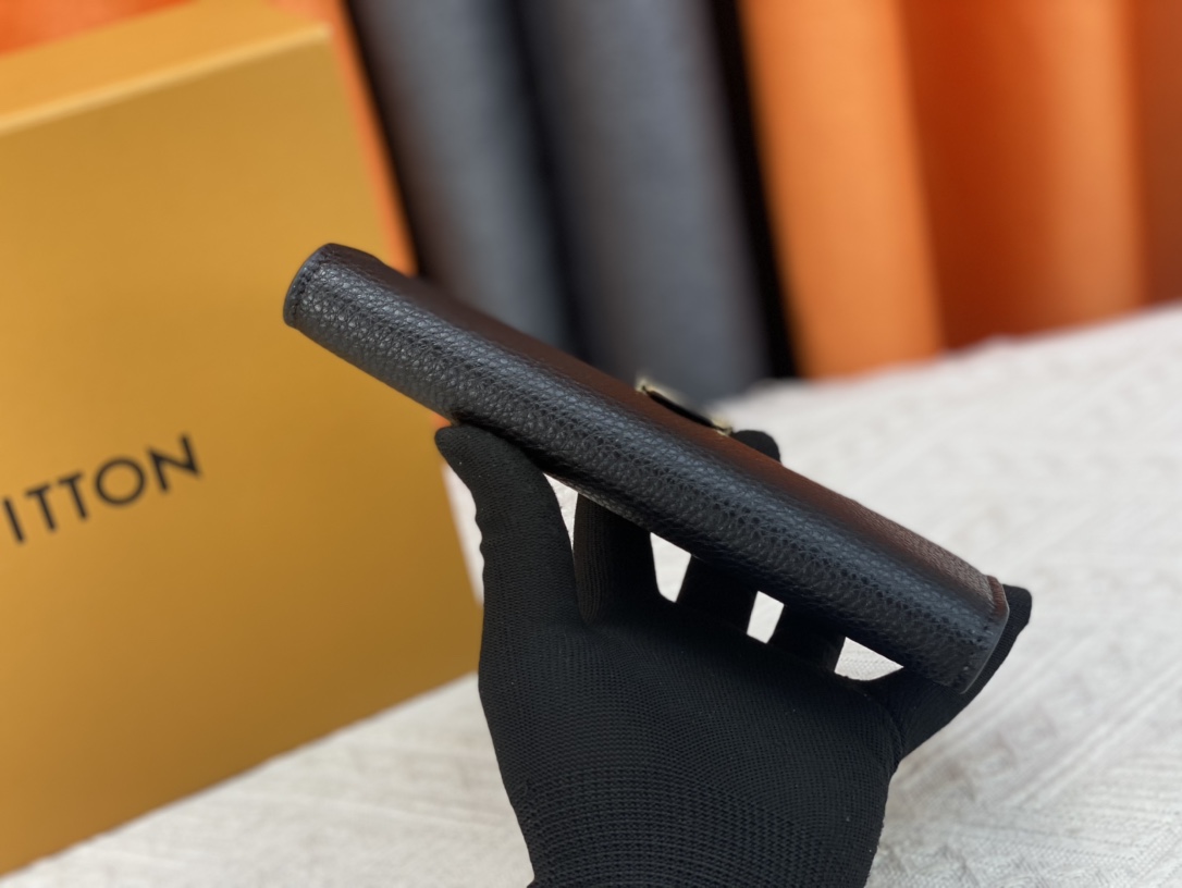 Luxury Designer Bag Women's Fashion Bag Black Money clip Soft grain leather for instant contrast Lining card sandwich zipper coin bag V-shaped sandwich for easy storage