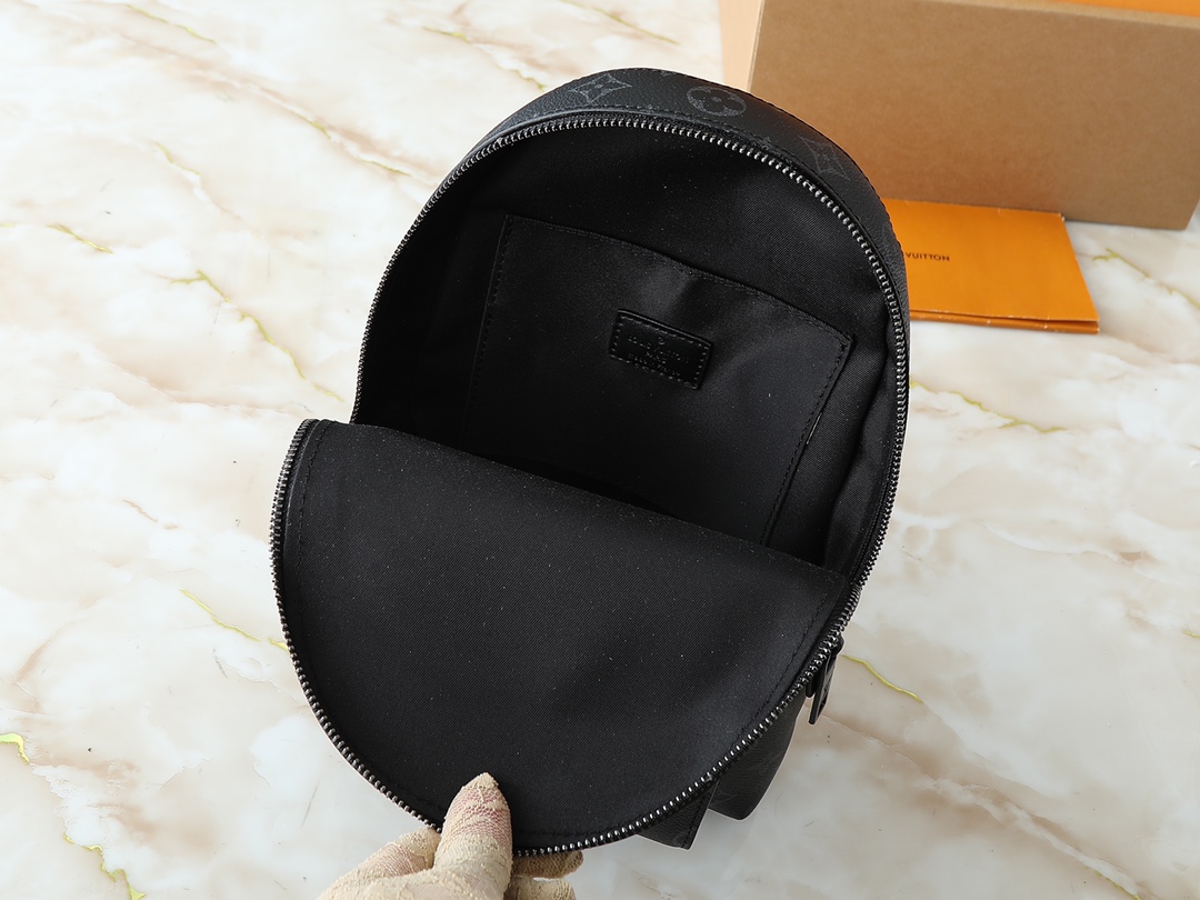 Luxury Designer Bag Women's Fashion Bag Pattern Black Shoulder Bag Rounded Lines Front clamshell magnetic buckle open and close adjustable shoulder strap