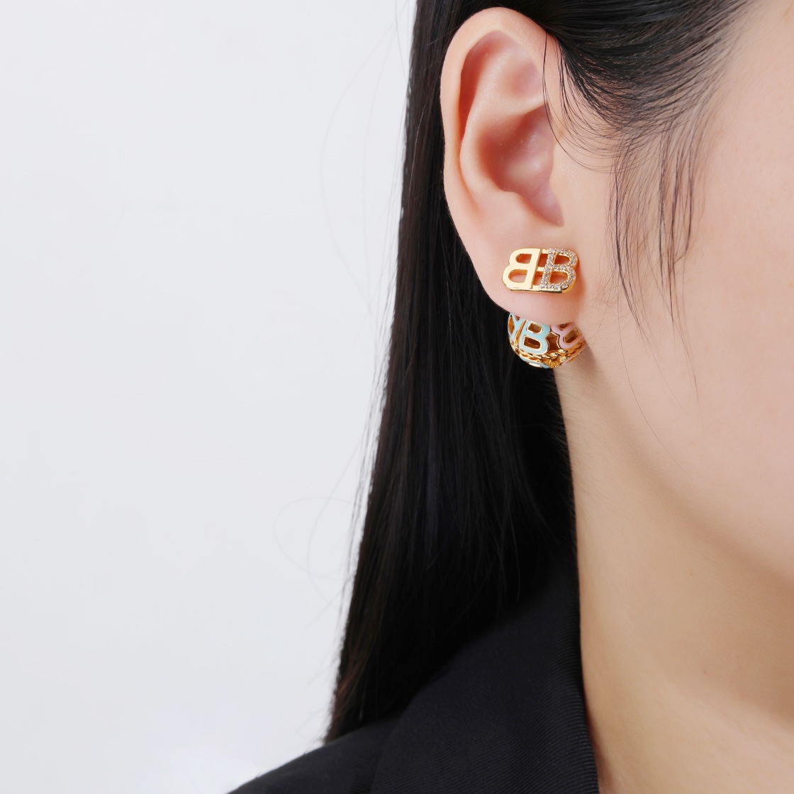 Luxury designer earrings new brass material metal hot super good-looking, counters consistent