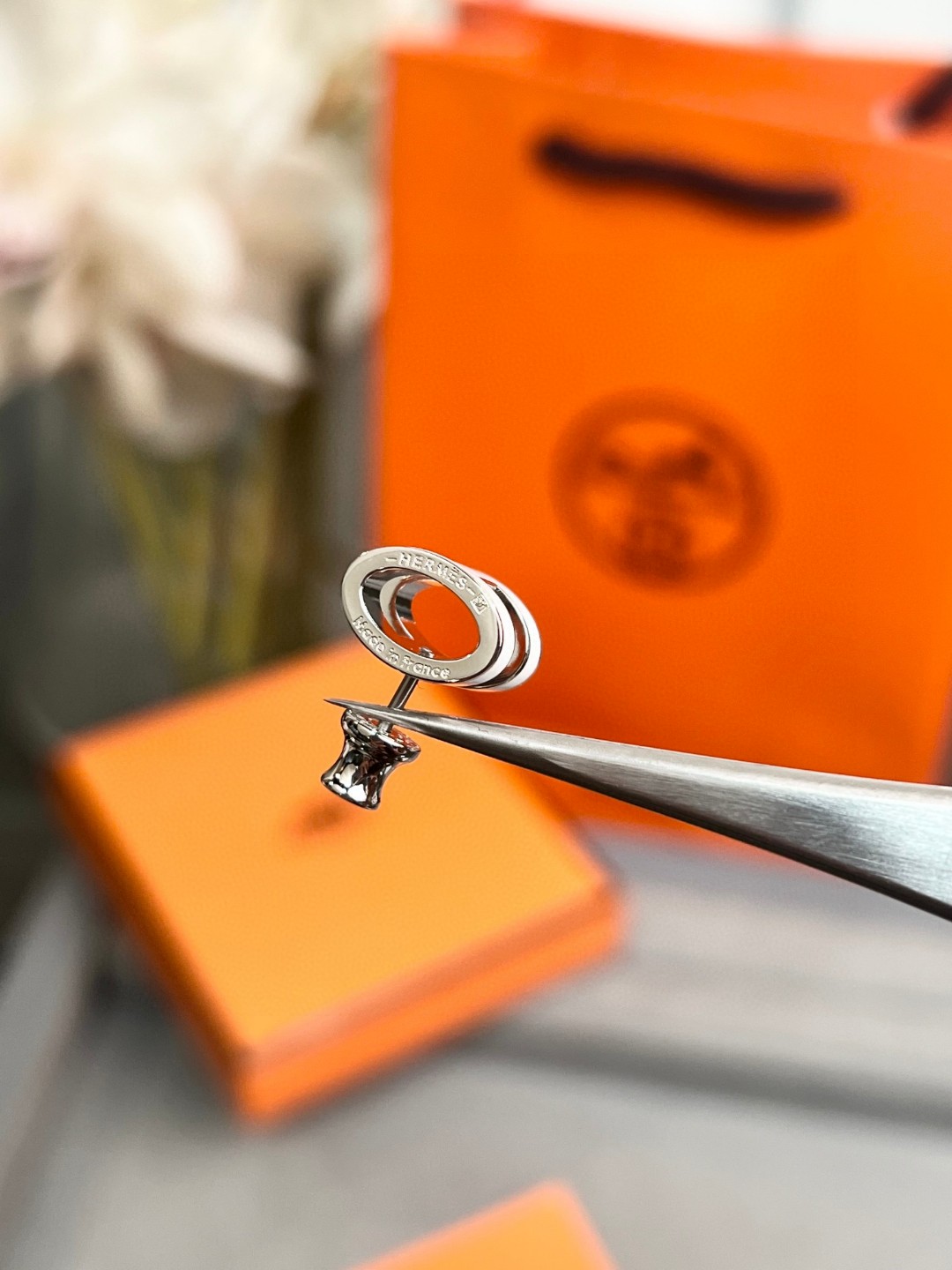 Luxury designer earrings Classic H Enamel Oval selected material plated thick gold atmospheric quality sweet silver white