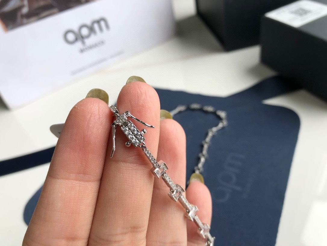 Luxury designer necklaces micro-inset diamonds New fashion simple square zircon atmospheric silver white refreshing