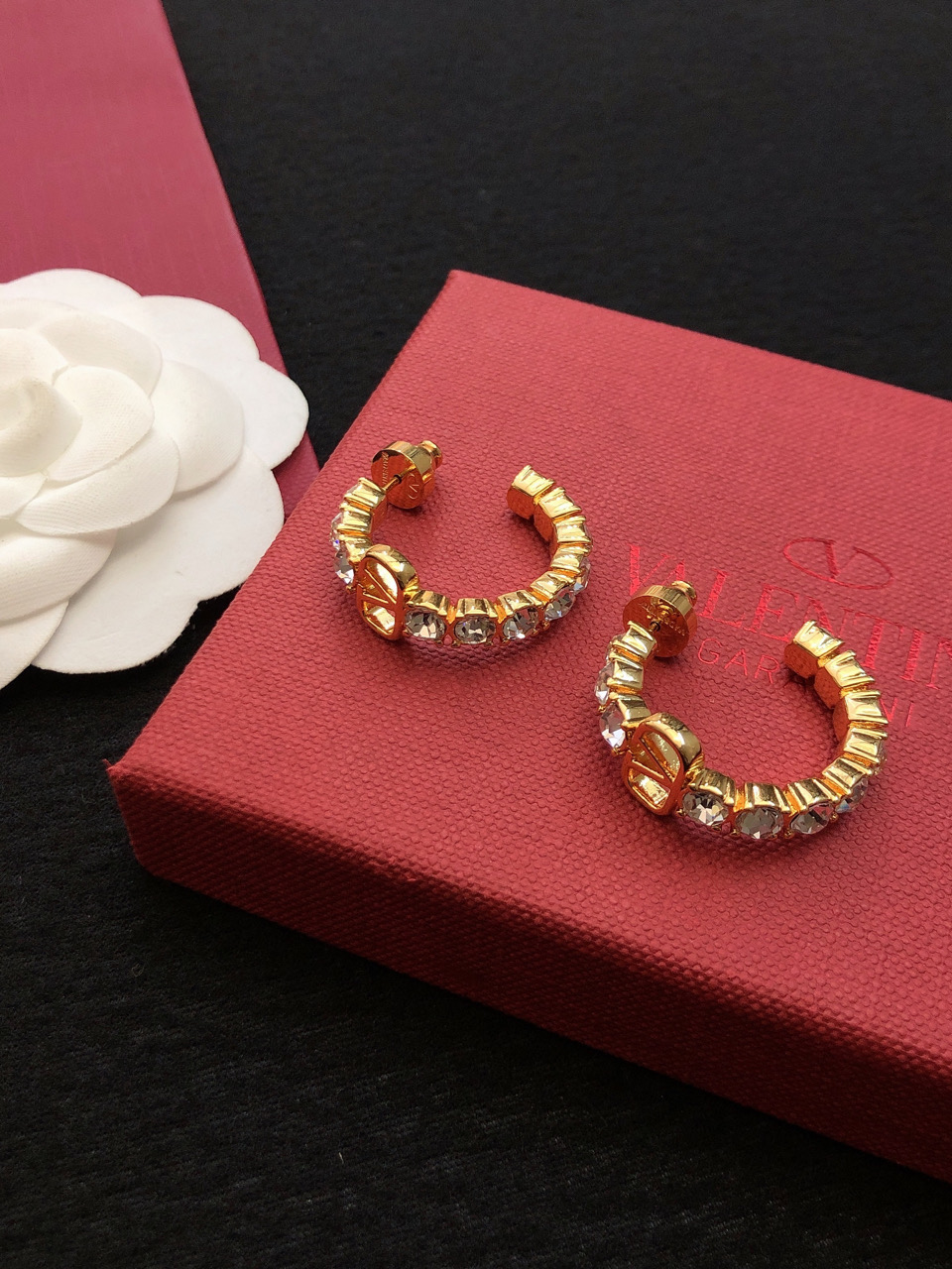 Luxury designer earrings gold new blockbuster new hot simple and generous fashion counters are unique