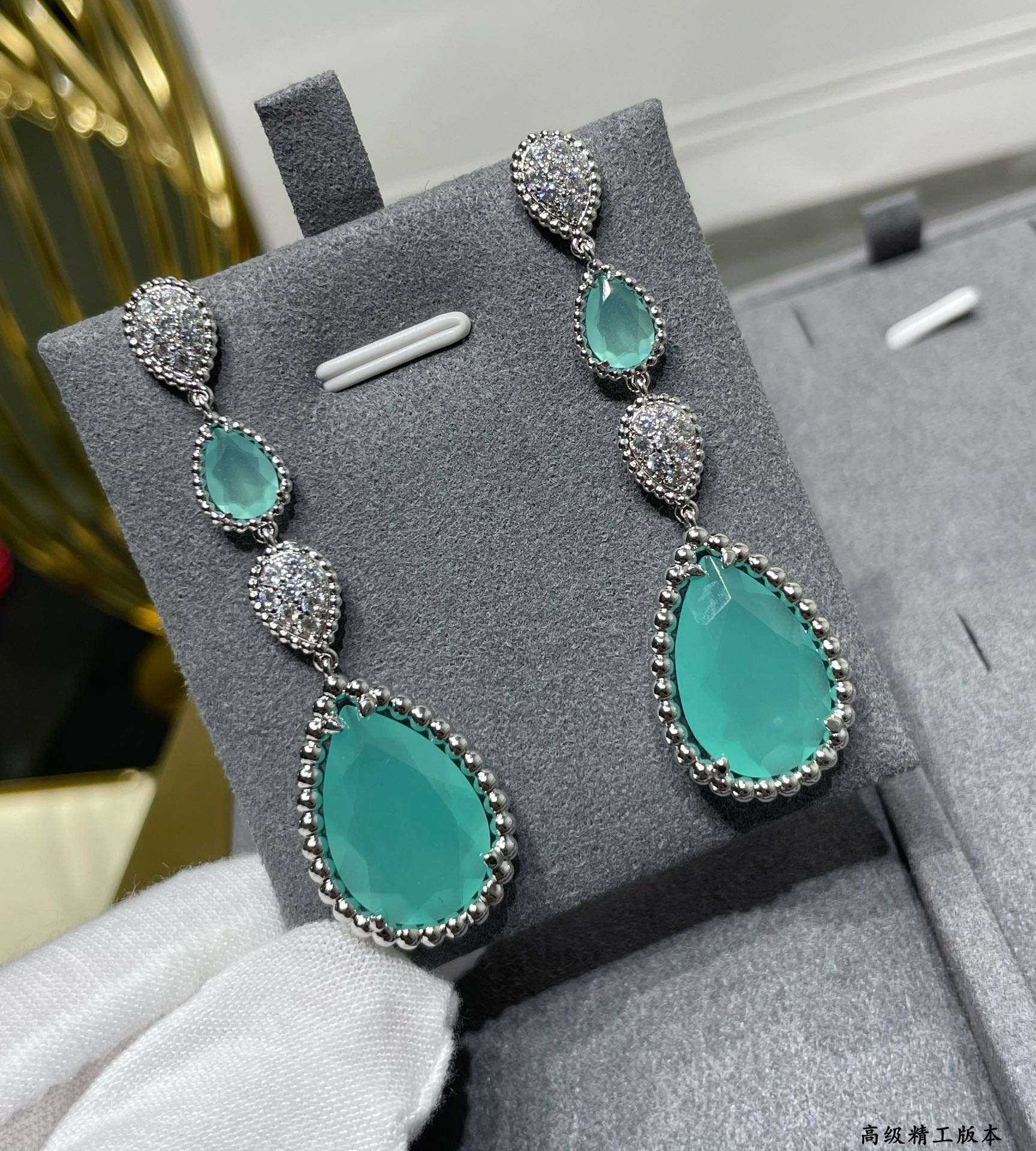 Luxury designer earrings Blue green chalcedony between diamond drops classic everything simple casual free style exquisite and special texture