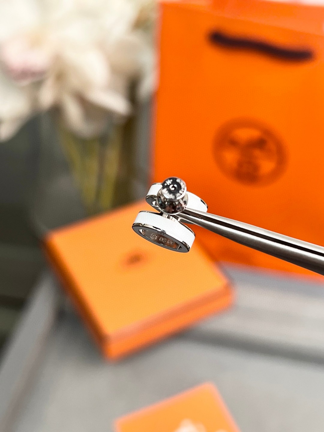 Luxury designer earrings Classic H Enamel Oval selected material plated thick gold atmospheric quality sweet silver white