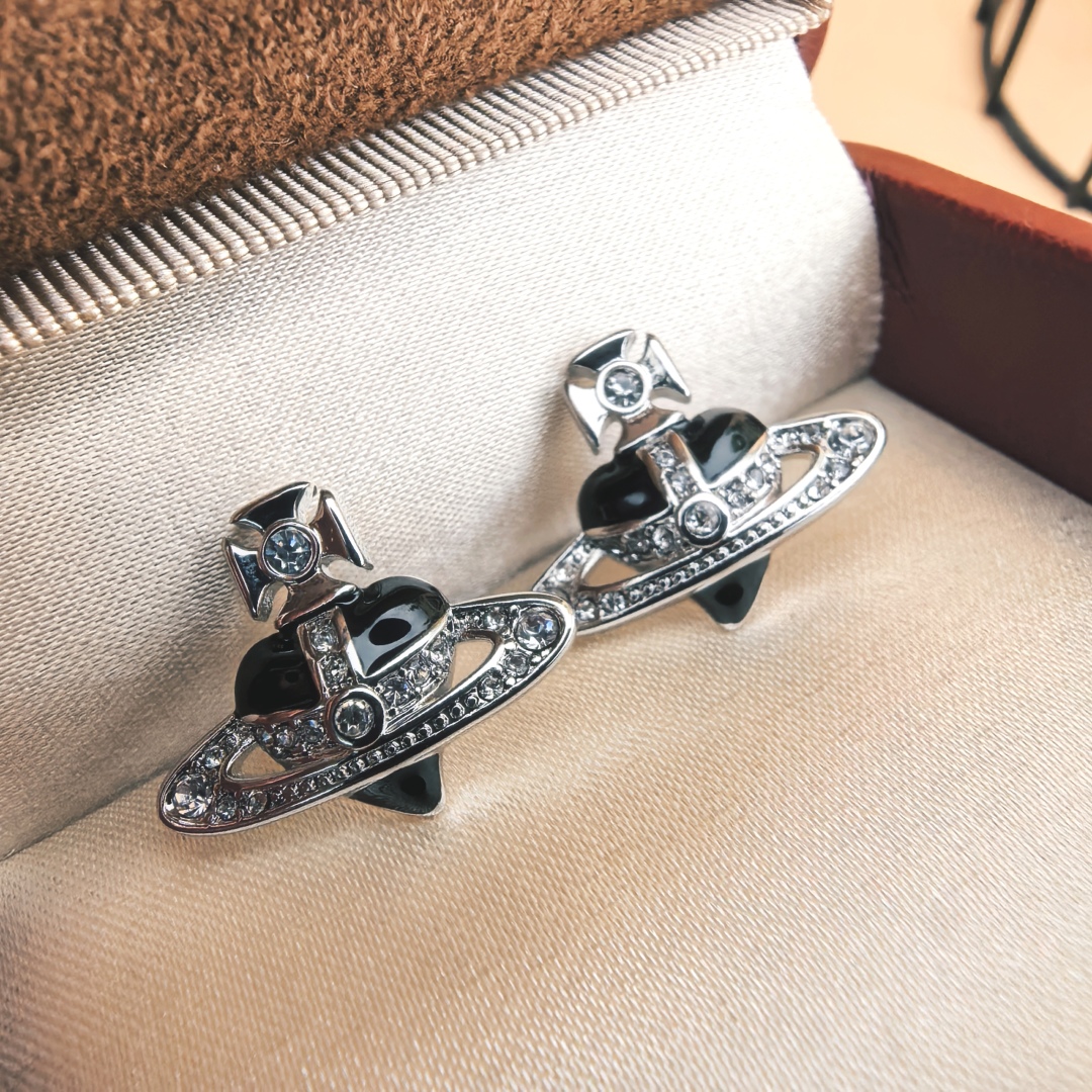 Luxury designer earrings Black elegant elegant seiko design to modify the face shape youthful vitality fashion playful