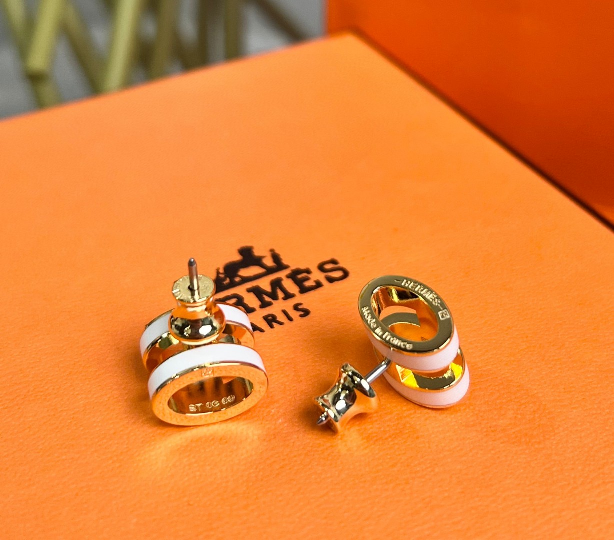 Luxury designer earrings Classic H Enamel Oval selected material plated thick gold atmospheric quality sweet silver white