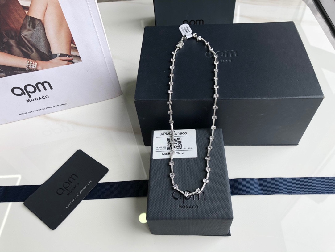 Luxury designer necklaces micro-inset diamonds New fashion simple square zircon atmospheric silver white refreshing