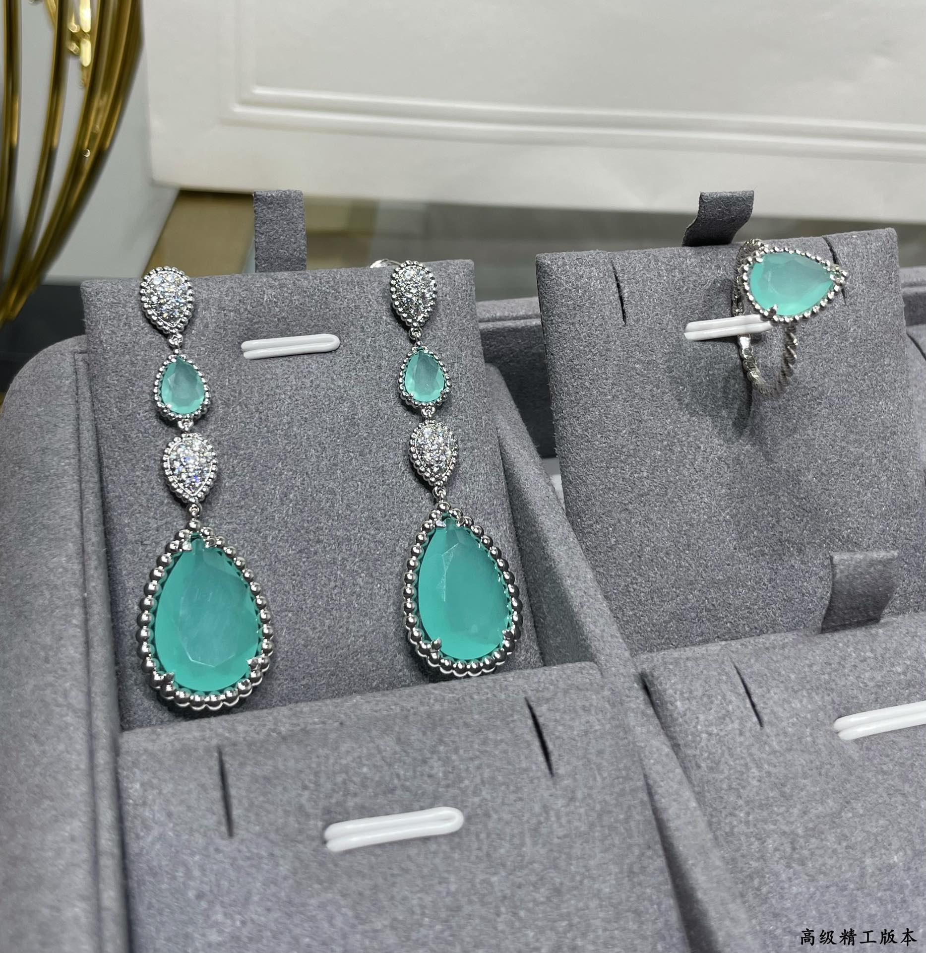 Luxury designer earrings Blue green chalcedony between diamond drops classic everything simple casual free style exquisite and special texture