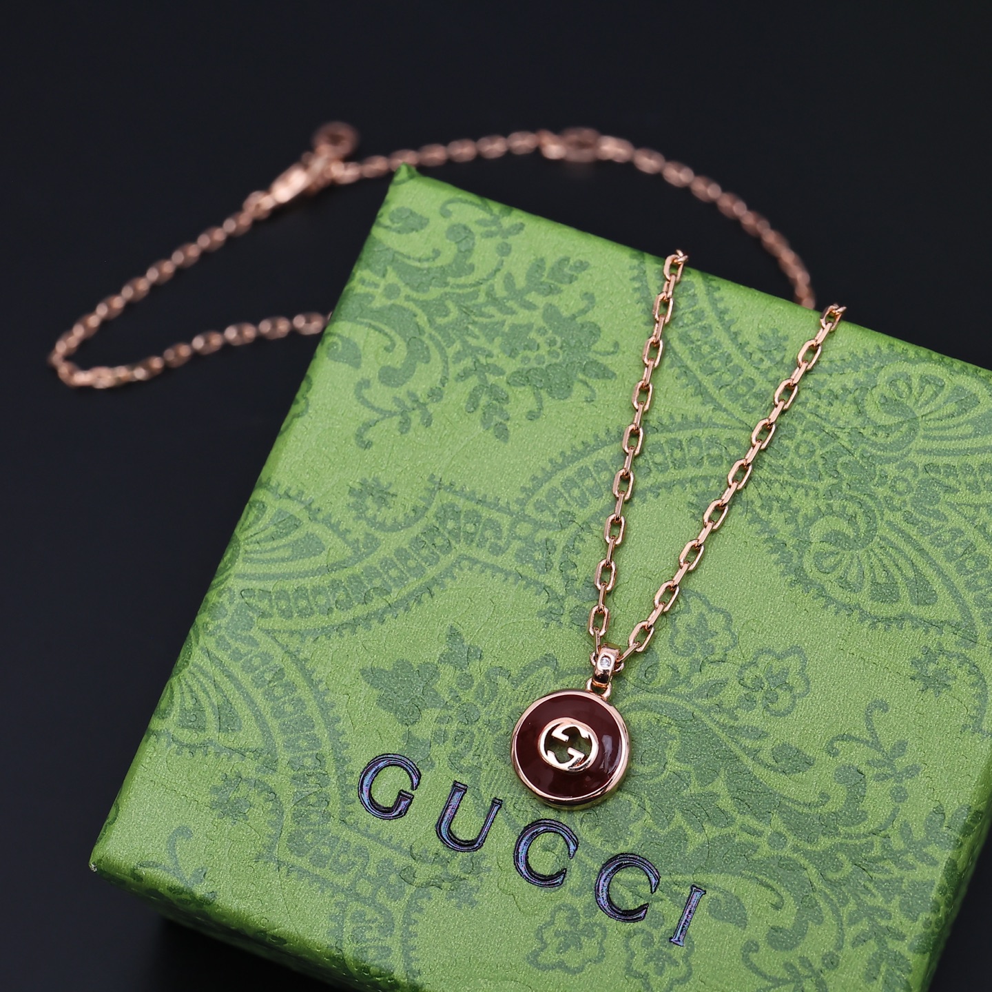 Luxury designer necklaces new counter authentic 18-karat gold matching super beautiful