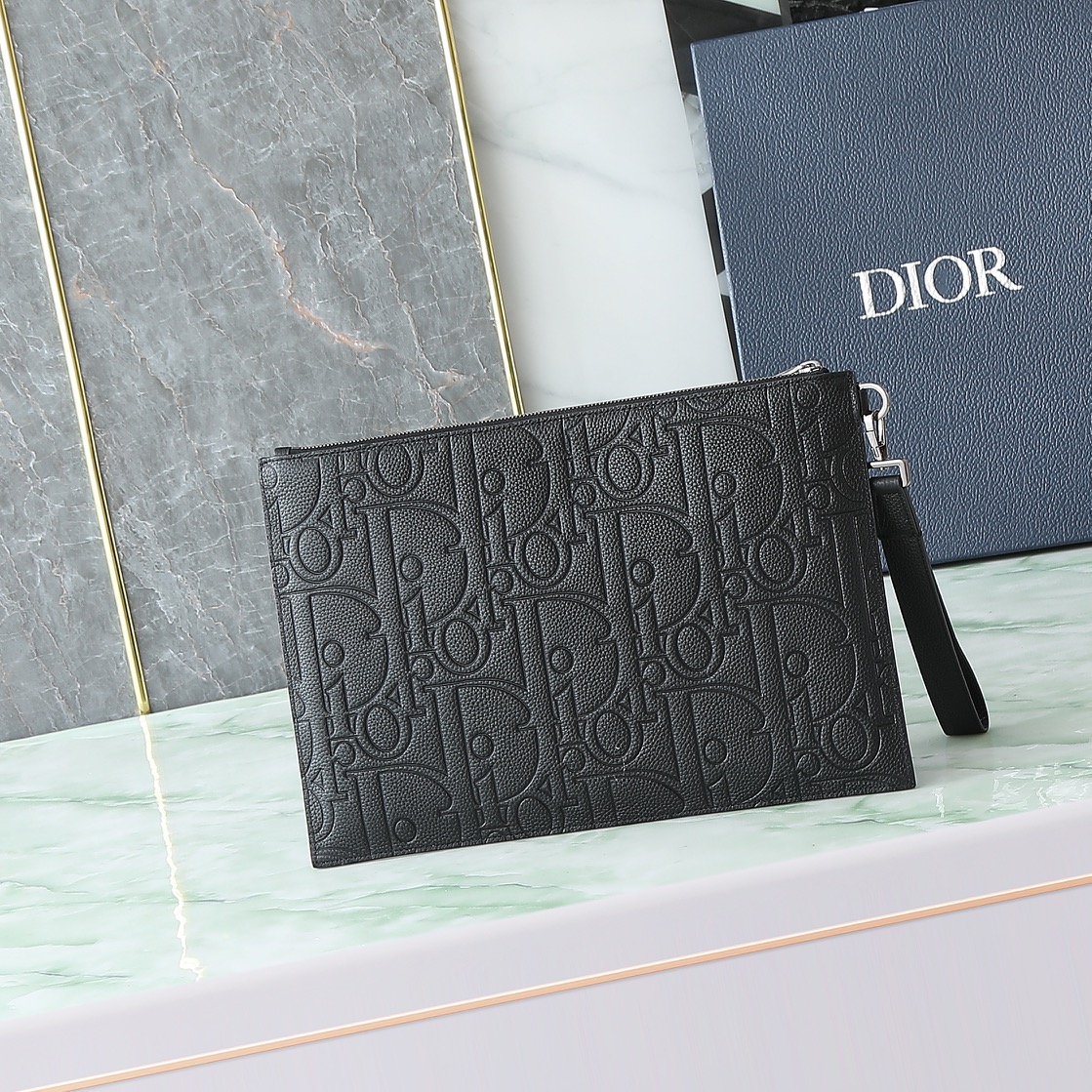 Luxury Designer Bag Fashion Bag Black A4 Clutch bag Cow leather embossing process zipper layer detachable wrist strap can be carried or placed in a handbag