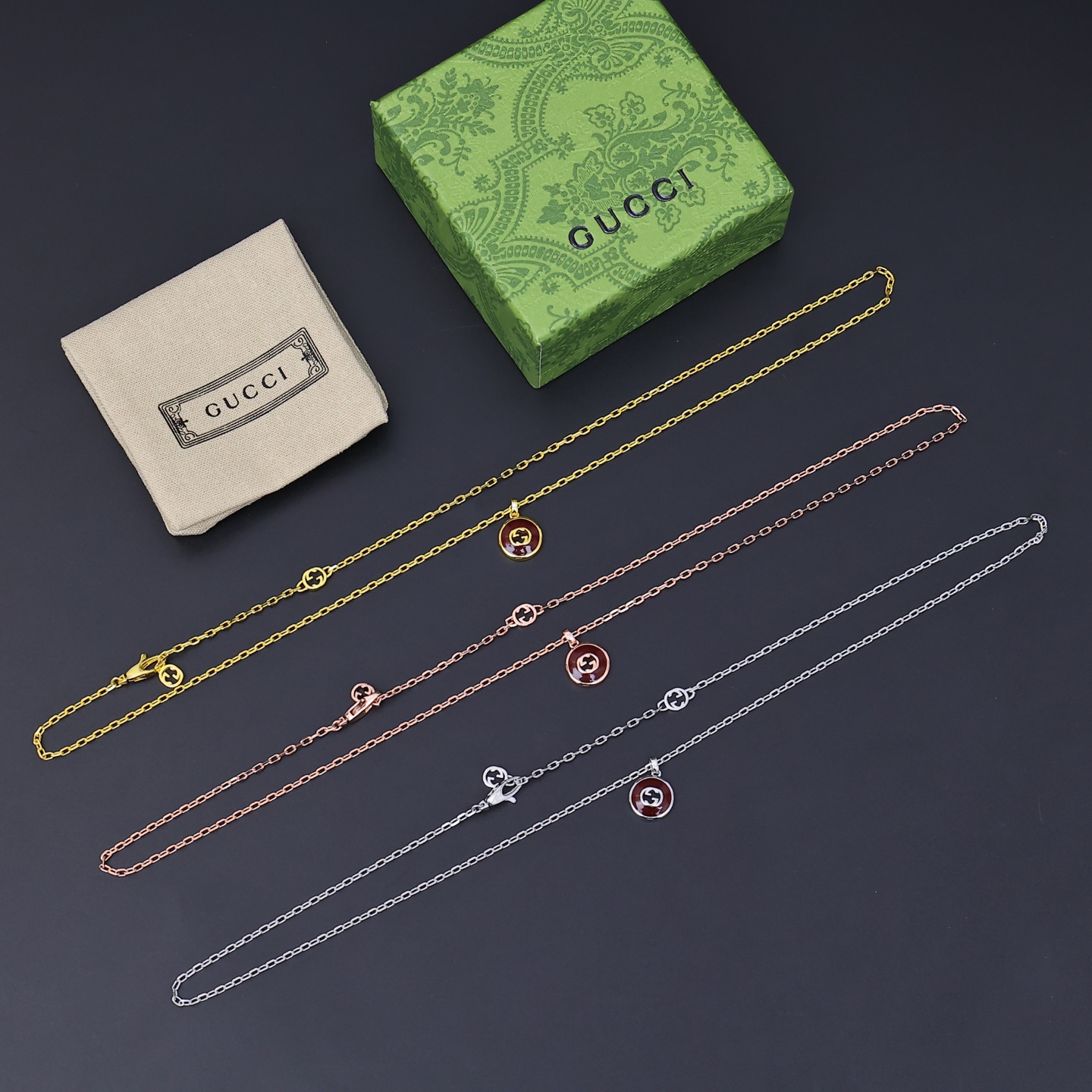 Luxury designer necklaces new counter authentic 18-karat gold matching super beautiful