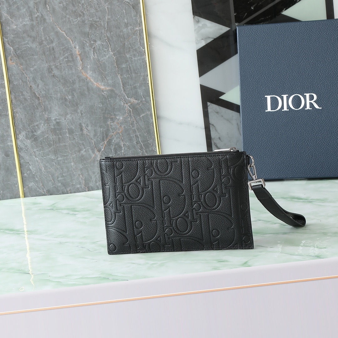 Luxury Designer Bag Fashion Bag Black A4 Clutch bag Cow leather embossed craft Zipper Compartmentalized D-shaped ring Detachable wrist strap can be carried or placed in a pocket