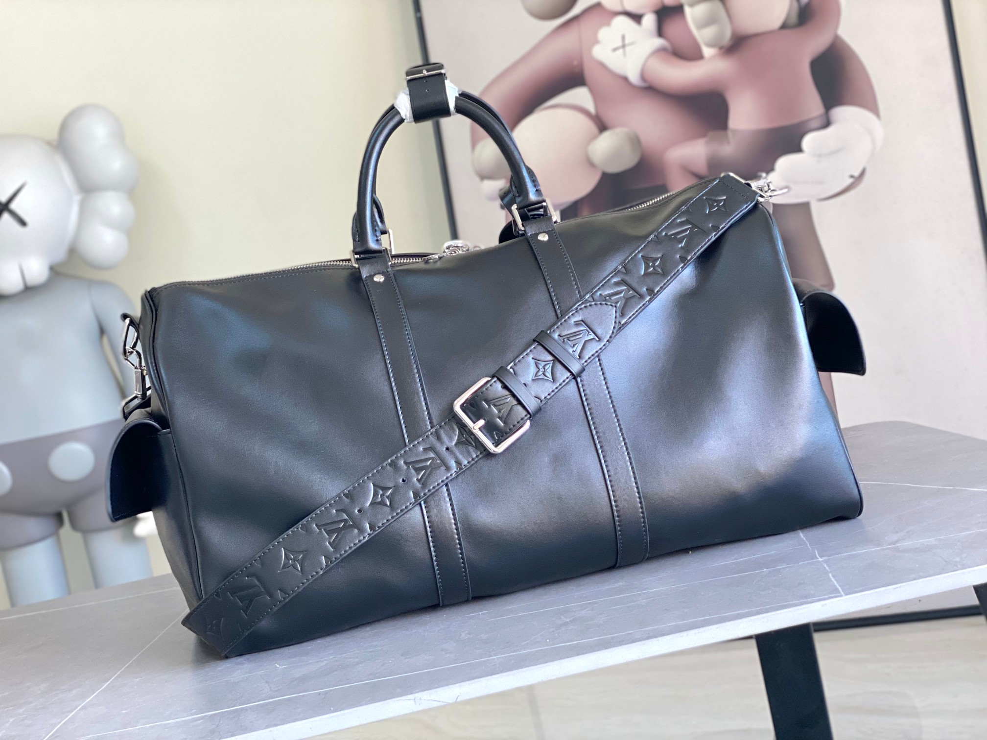 Luxury Designer Bag Fashion Bag Black Travel bag Cartoon pattern leather handle side with cartoon name brand can be customized