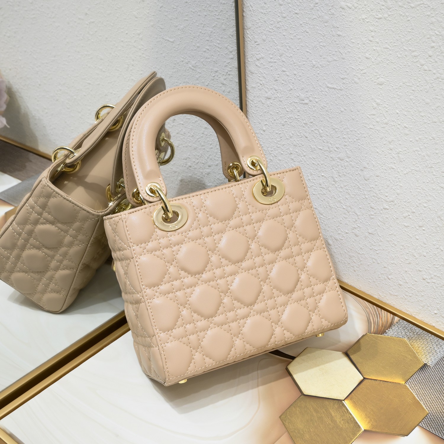 Luxury Designer bag Women's fashion bag four check sheepskin enamel buckle rattan check top line elegant classic