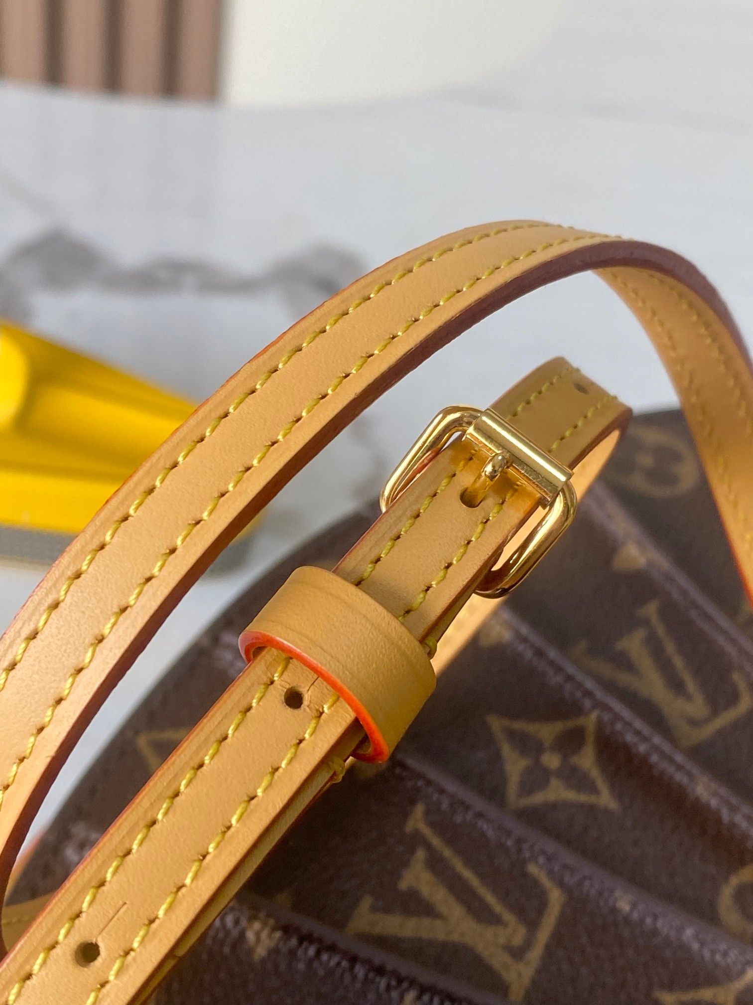 Luxury designer women's fashion handbag presbyopia A grade all steel hardware imported original fabric is easy to carry