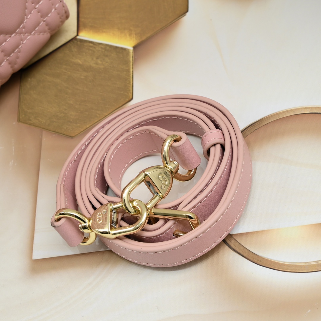 Luxury Designer Bag Women's Fashion bag pink Five check sheepskin shoulder bag Classic single shoulder crossbody detachable leather strap feel soft ultra-delicate fashion simple design