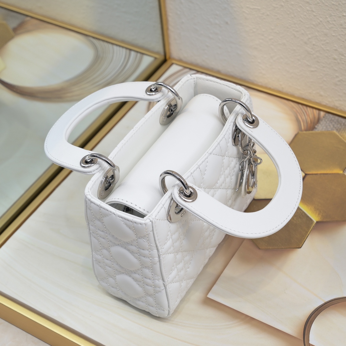 Luxury Designer Bag Women's Fashion Bag Silver Buckle 3 panels White Banquet Event Sheepskin with temperament Soft and full patent leather foreign style Scratch resistant comfortable Two shoulder straps alternate use